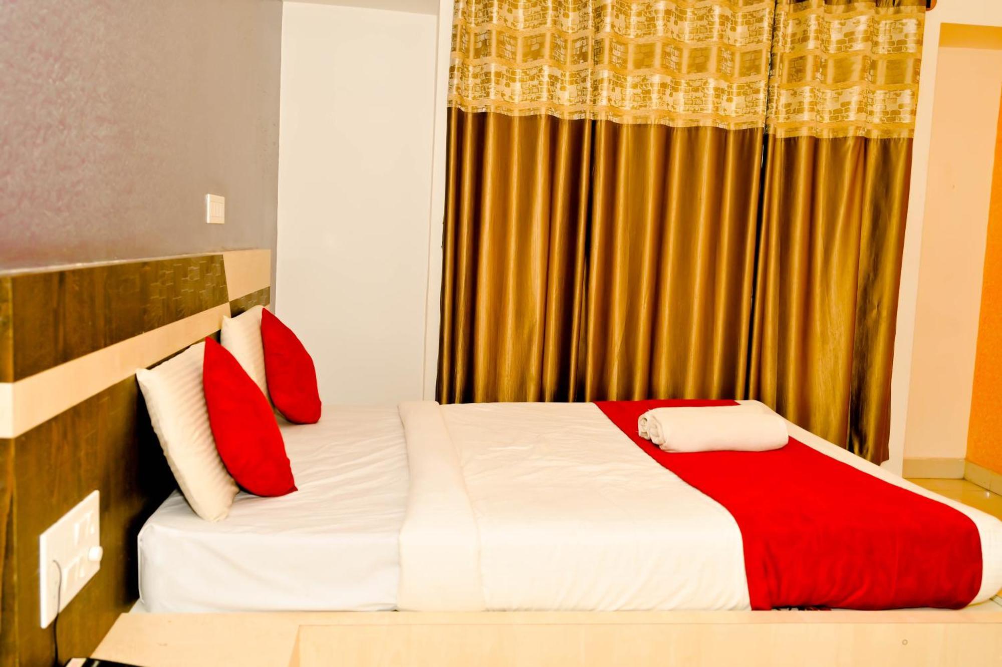 Townhouse Mk Hotel Chikmagalūr Eksteriør billede