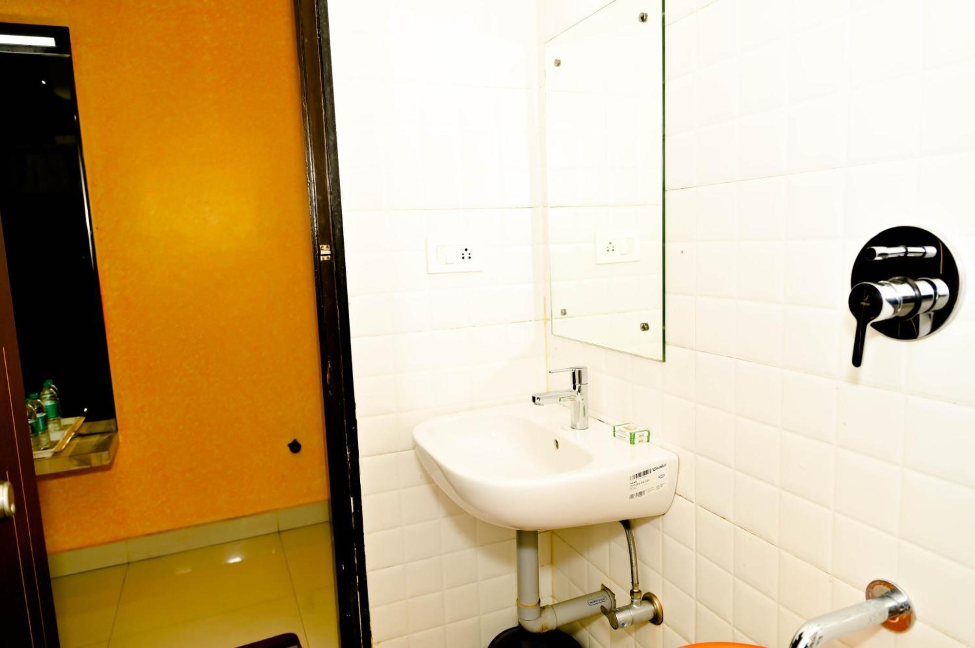 Townhouse Mk Hotel Chikmagalūr Eksteriør billede